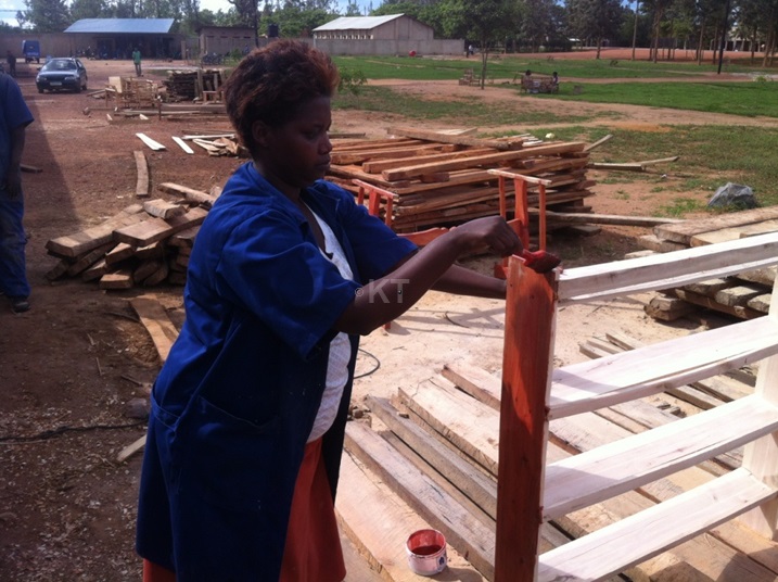 Aha arimo gusiga verine ibikoresho yabaje.