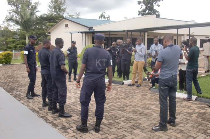 Abapolisi batawe muri yombi beretswe itangazamakuru.