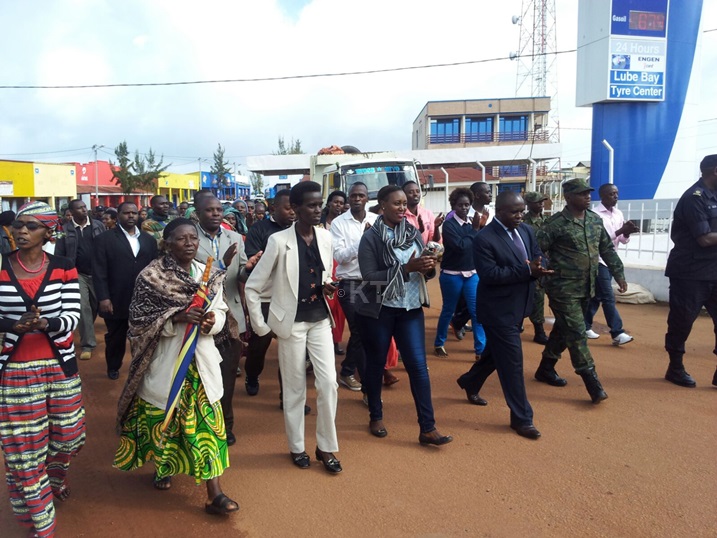 Aha bari murugendo bava kubiro by