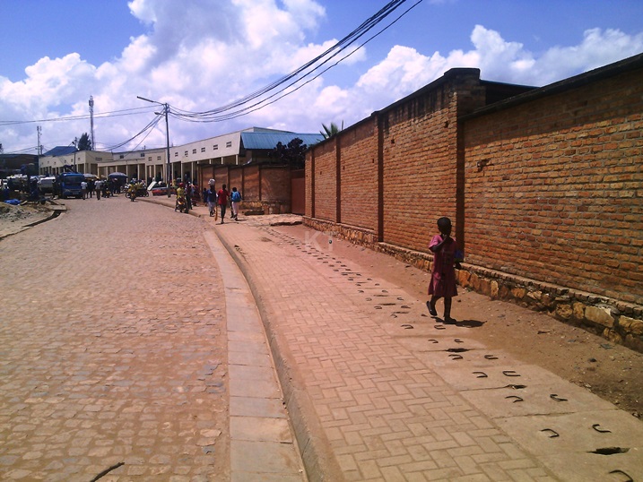 Aha ni kuri bureau social hatakirangwa umuntu n'umwe ucururiza mu muhanda.