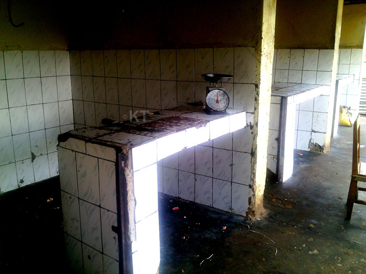 Ababazi bahagaritse akazi bitewe no gutunguzwa imisoro ihanitse.