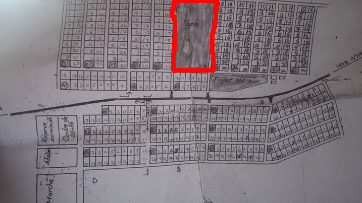 Ahanditse ijambo Ecole niho hari hahinduriwe isoko hagati y'imidugudu ibiri ariko ubu hamaze gutuzwa abantu.