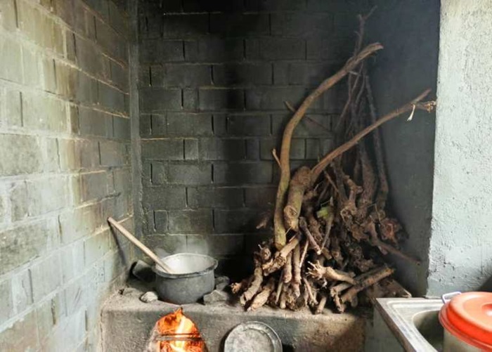 Aho batekera hahindanyijwe n'imyotsi kubera ko ahagenewe kunyura imyotsi hadakora