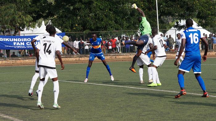 Iragire Saidi atsinda igitego cya kabiri, aho umunyezamu yasimbukaga umupira ntawufate