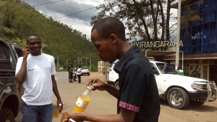 Aha bari bahagaze bari kuruhuka abandi bagura ibyo gufungura.