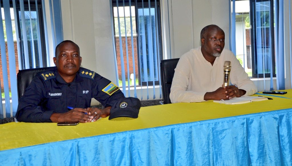 Abayobozi basabye abafite ibikorwa ku nkengero z'ikiyaga cya Kivu gukurikirana aboga