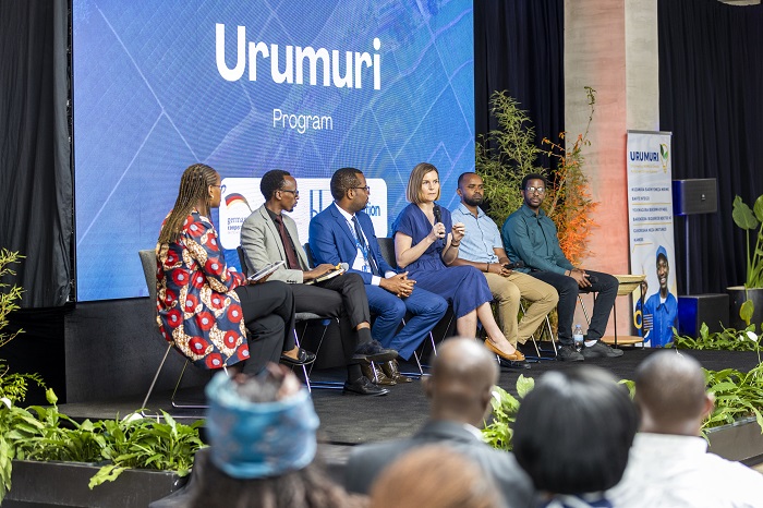 Hatanzwe ibiganiro bitandukanye