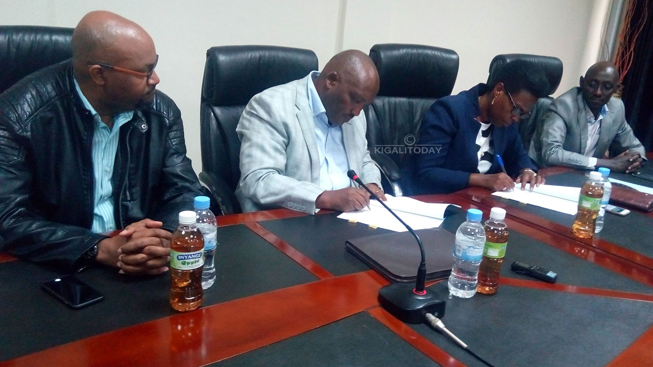 Akarere ka Kicukiro na IBUKA basinyanye amasezerano agamije kwegurira IBUKA imicungire y'urwibutso rwa Nyanza