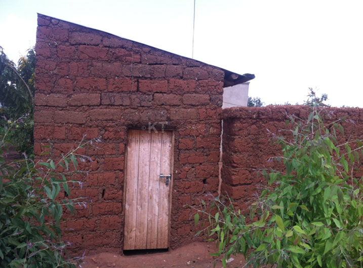 Akazu Rucyahintare yabagamo yahawe na mukuru we.