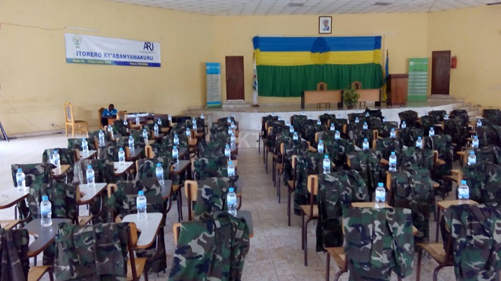 Imyenda bazaba bambaye mu ngando irabategereje,