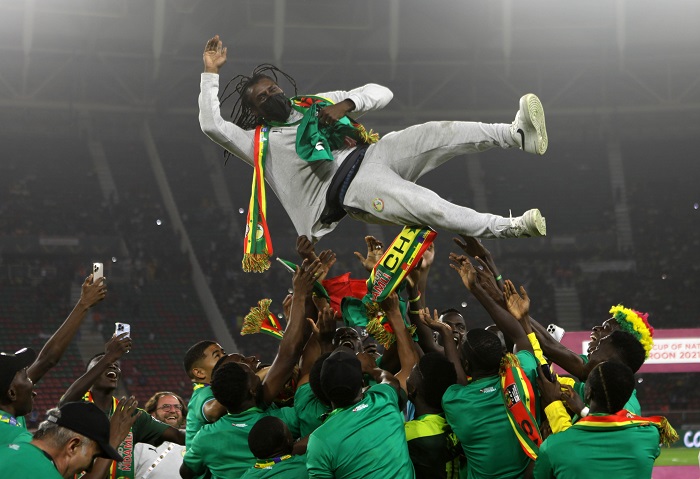 Aliou Cissé utoza Senegal mu 2004 ubwo Senegal yageraga muri 1 cya 4 yari kapiteni wayo, none ubu ibonye itike ari umutoza wayo