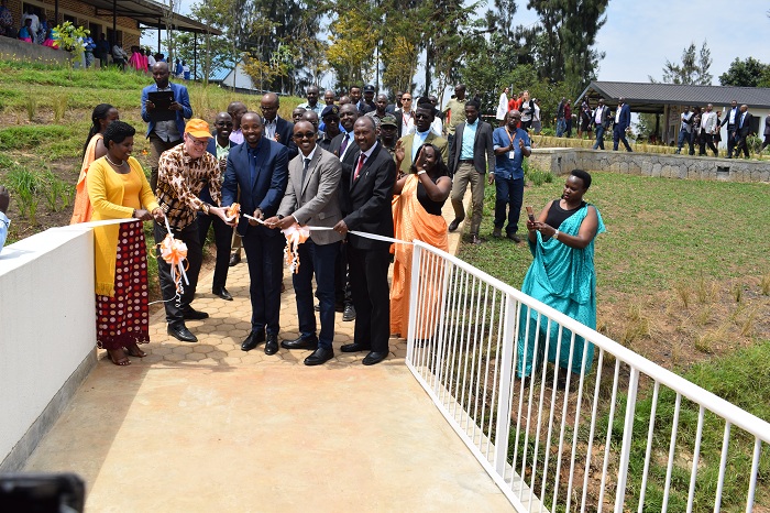 Amacumbi afungurwa ku mugaragaro