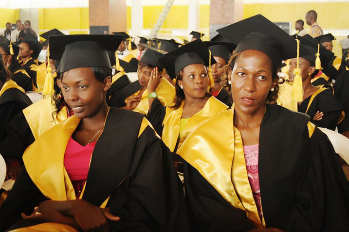 Amafoto ya bamwe mu banyeshuri barangije umwaka ushize.