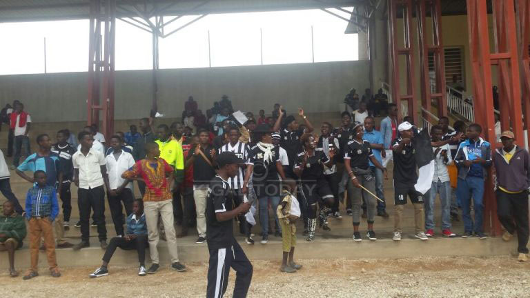 Abafana ba APR FC bari babukereye bafana 