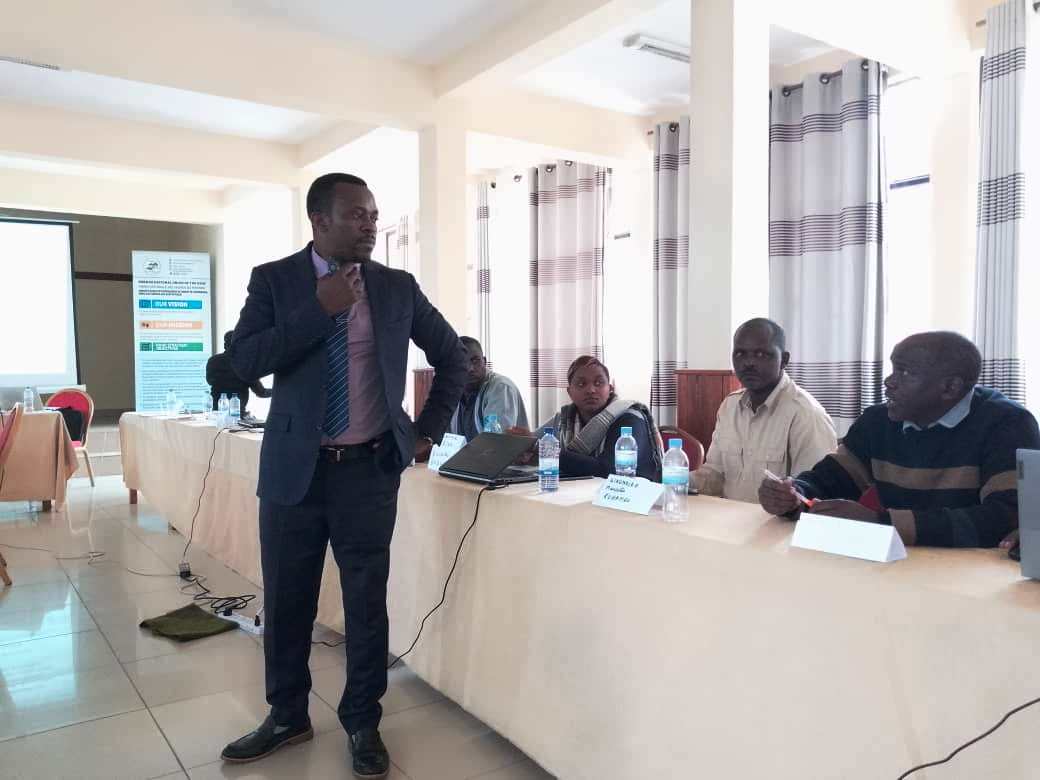 Abitabiriye iyi nama nyunguranabitekerezo baganiriye kuri Politiki y