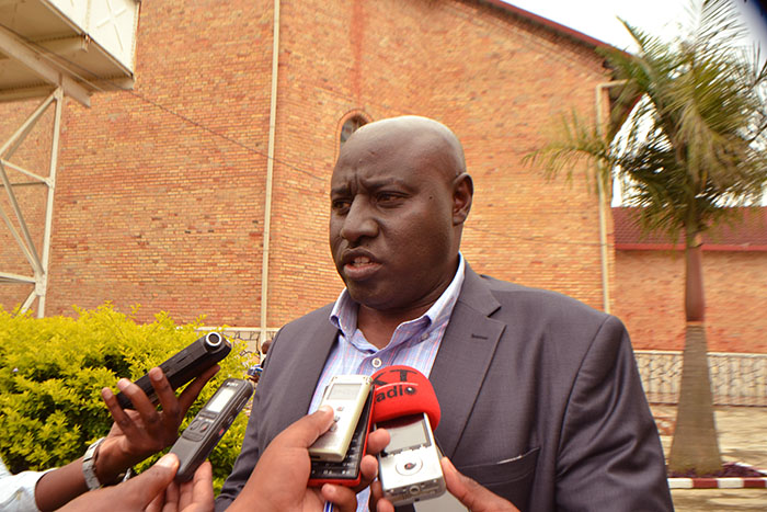 Guverineri Gasana avuga ko vuba bishoboka abakeneye inkunga itangira kubageraho