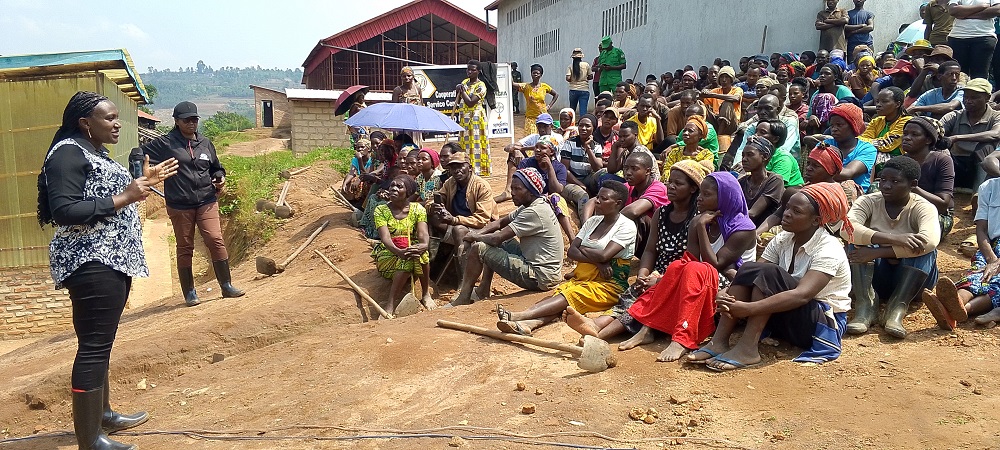 Guverineri Kayitesi aganira n