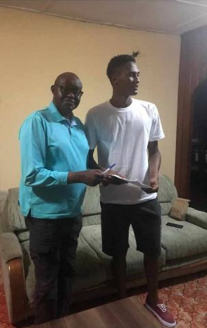 Ishimwe Saleh aha yari yongereye amasezerano y'imyaka itatu muri Kiyovu Sports