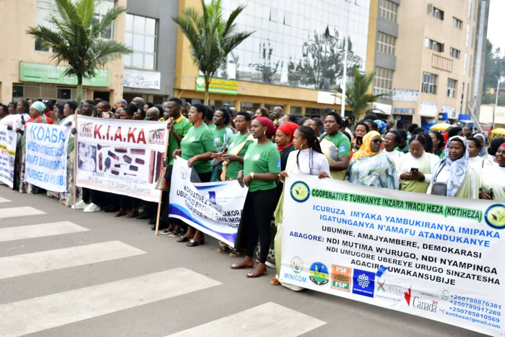 Abanyamuryango b'amakoperative babonye umwanya wo kugaragaza ibyo bakora n'icyo bungukiramo