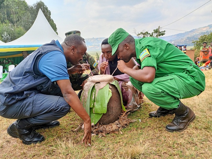 Basogongeye intango y'amarwa