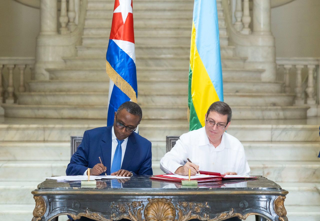 Bashyize umukono ku masezerano