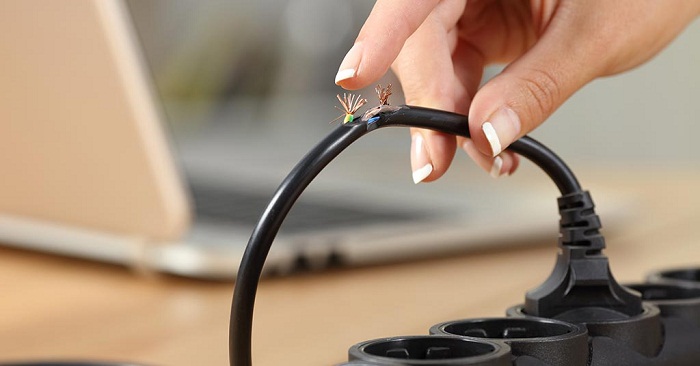 Abantu basabwa kwitondera ibyo bacomeka ku mashanyarazi