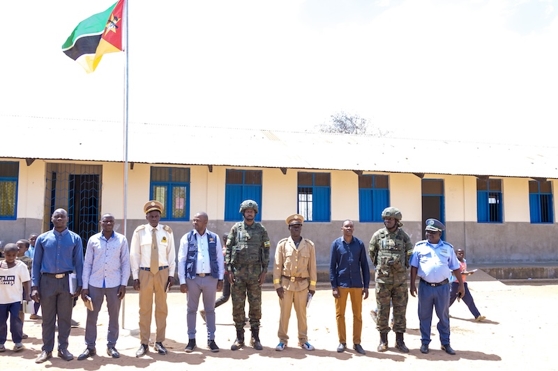 Ingabo z'u Rwanda zamurikiye ubuyobozi ibyumba bitanu zavugururiye ishuri ribanza rya Nacololo 