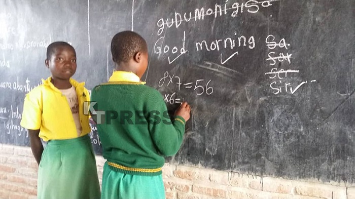 Abanyeshuri bagowe no kwandika ijambo 