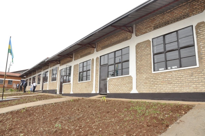 Hazubakwa amashuri mashya ibihumbi 11