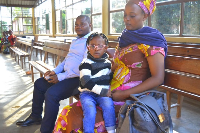 Ababyeyi bakwiye gusuzumisha abana hakiri kare kugira ngo bakurikiranwe ku burwayi bw'amaso