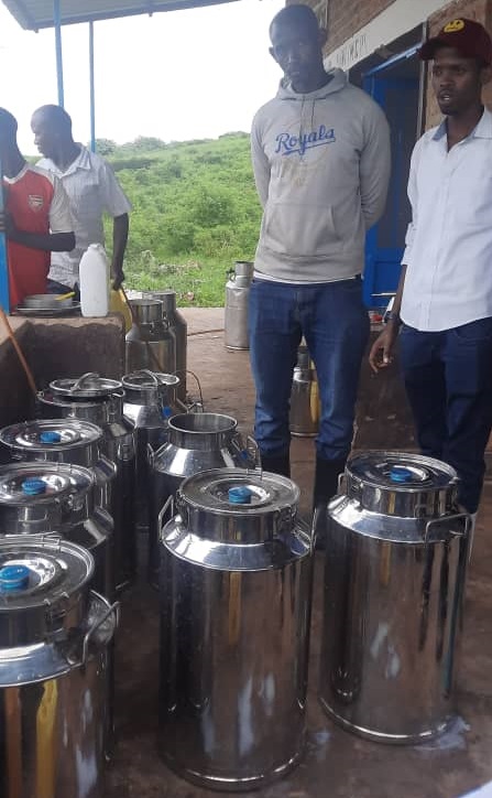 Aborozi bishimiye kugemura amata yabo batifashishije abacunda