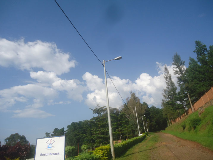 Aha i Rusizi bubatse amatara yo ku mihanda, ariko hari aho ataka.