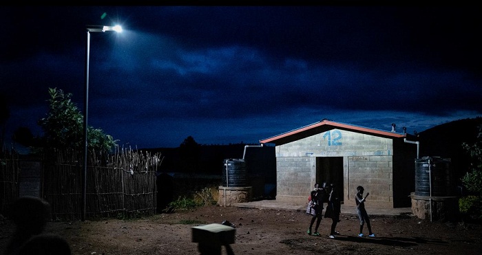 Nta mwijima mu nkambi, bigatuma umutekano wiyongera