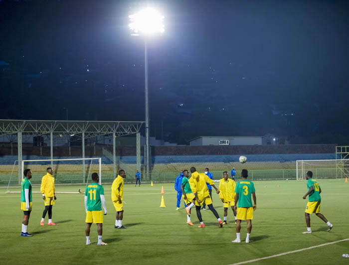 Amavubi arakora imyitozo nijoro kuko umukino uzaba Saa kumi n