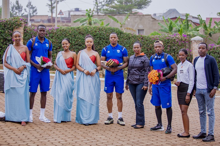 Abakiriye Amavubi bafatanye ifoto n