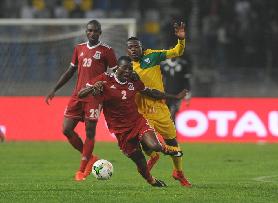 Hakizimana Muhadjili ahanganye n'abakinnyi ba Guinea