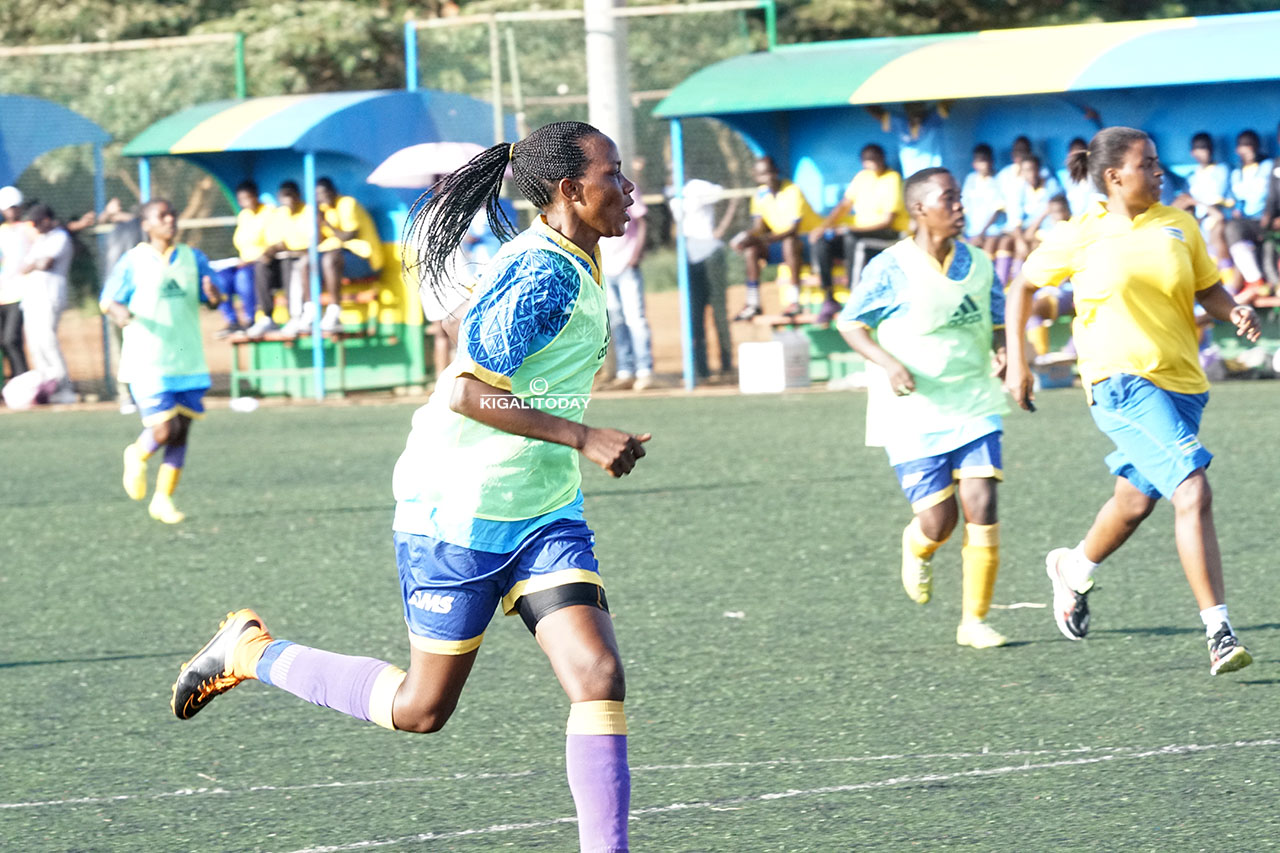 Bari bamaze iminsi bakora imyitozo y'imbaraga, ariko bagombaga guhita basubira mu makipe yabo