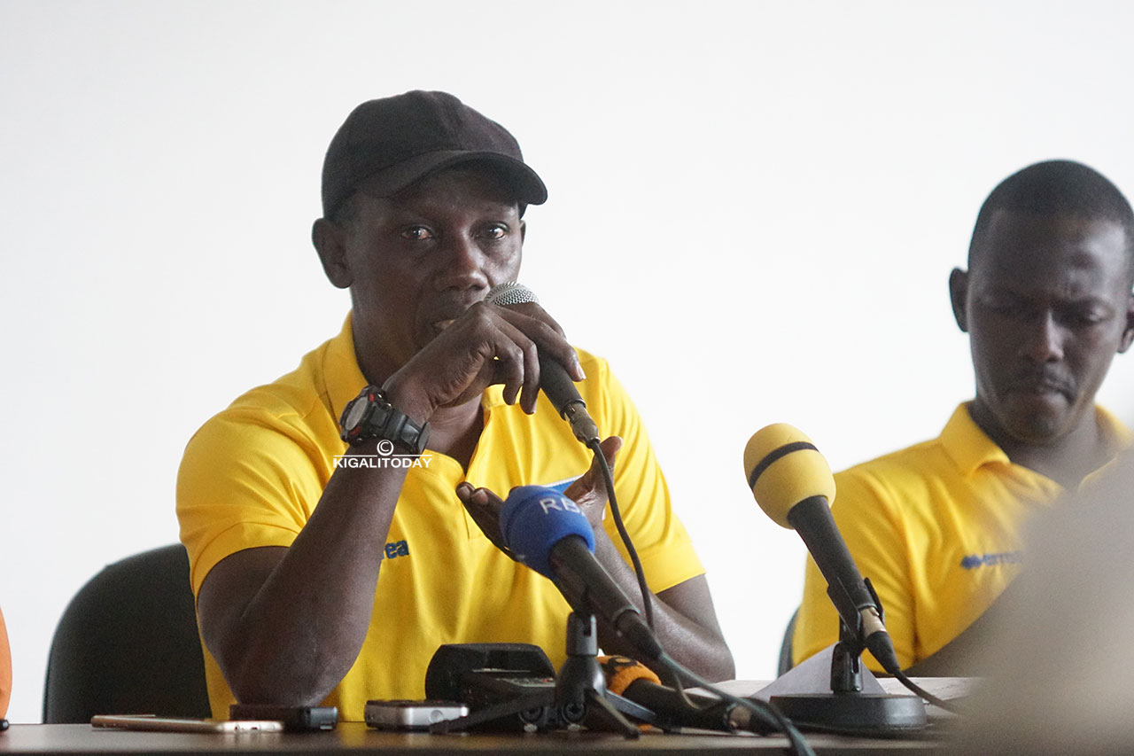 Kayiranga Baptista aganira n'itangazamakuru