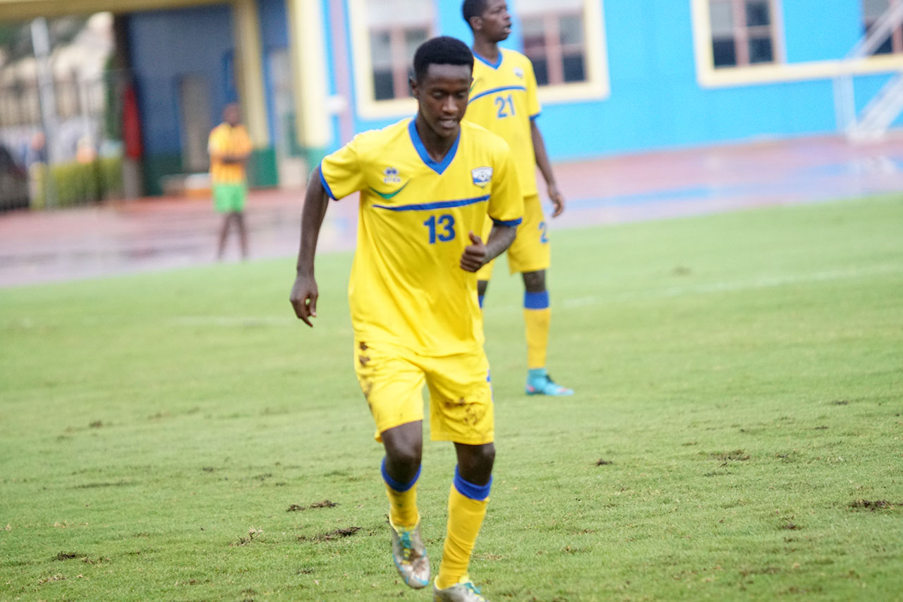 Nkubana Marc ukina inyuma ku ruhande rw'iburyo ni umwe mu bana bari kugaragaza ko bafite ejo hazaza heza