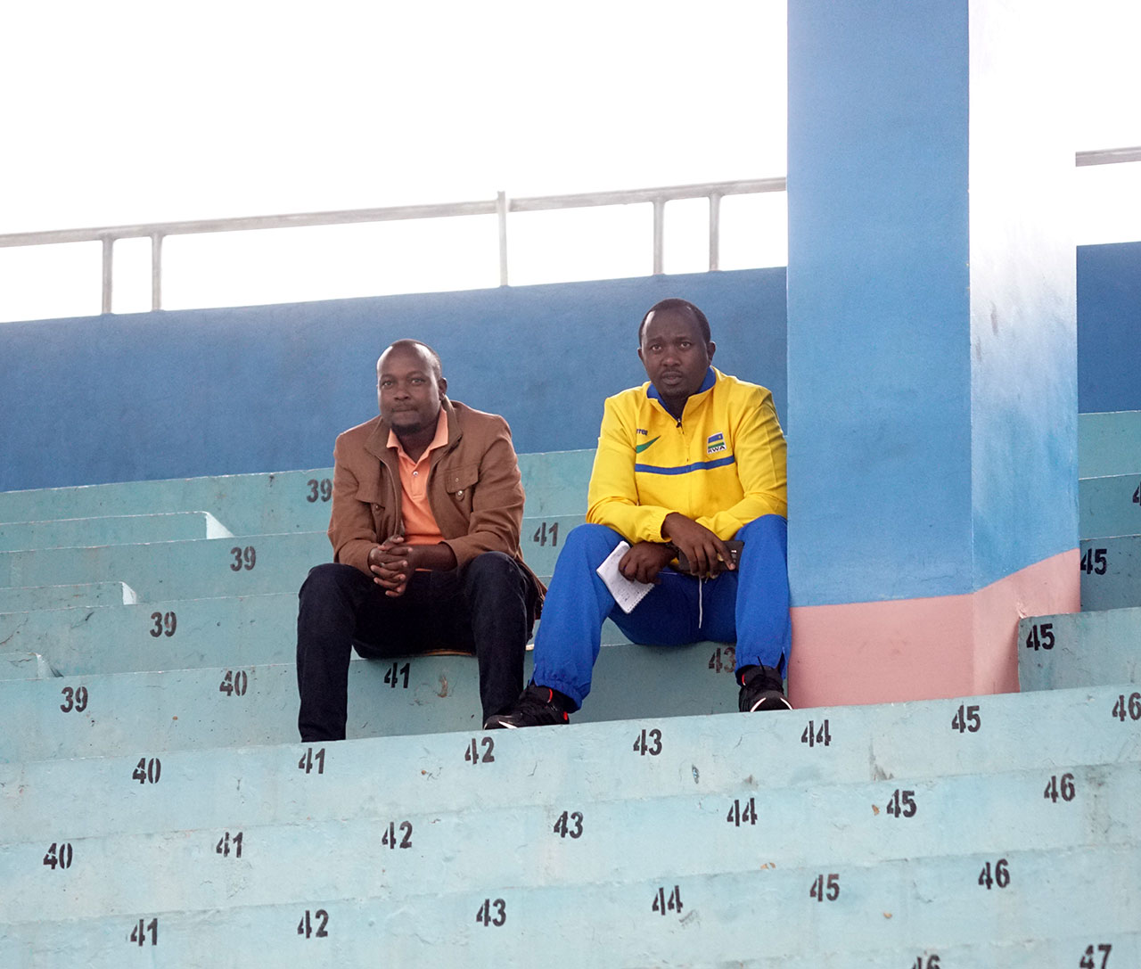 Umutoza Mashami Vincent yakurikiranaga uko abasore be bakina yibereye ahirengeye