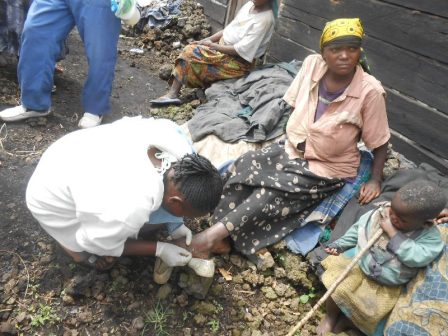 Bamwe mu baturage ba Cyanzarwe bahandurwa amavunja. 