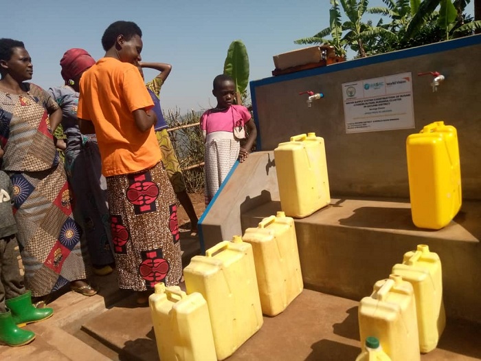 Bubakiwe amavomo azaha amazi abaturage bagera ku bihumbi 27