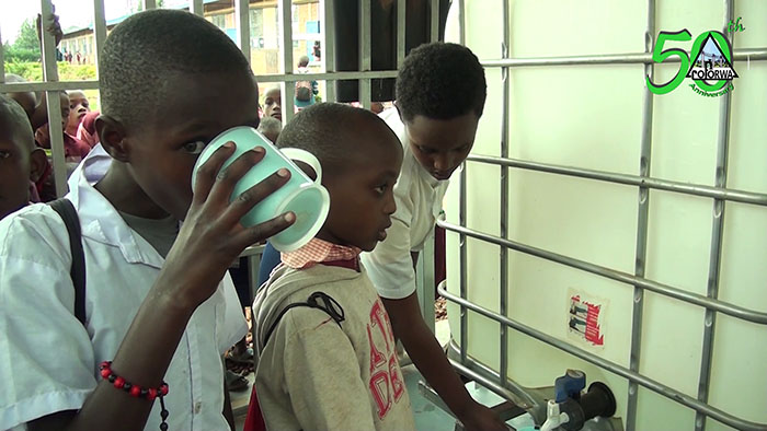 Gutunganya amazi y'imvura agahita anyobwa byatumye abiga kuri GS Batima mu Bugesera baticwa n'inyota