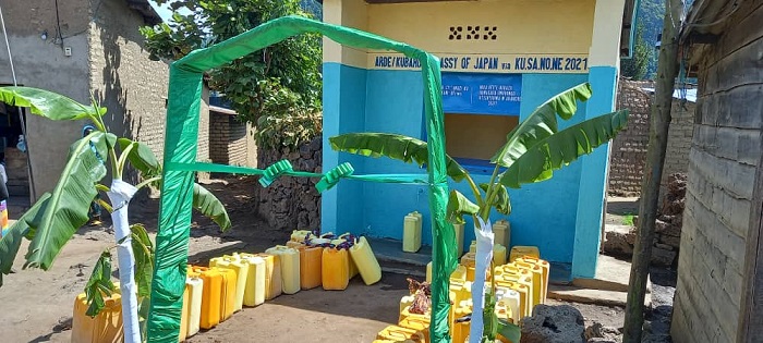 Umuyoboro w'amazi abaturage bashyikirijwe ugiye kubarinda ingendo ndende bakoraga bajya kuvoma ibirohwa