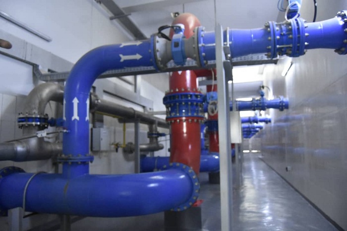 Amwe mu matiyo anyuramo amazi mu gihe arimo gutunganywa 