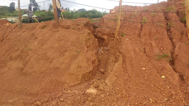 Amazi ava ku mashuri bayayobora mu baturage