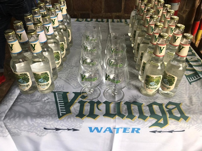 Amazi ya SKOL amwe ni amara inyota andi akaba atuma igogora ry'amafunguro umuntu yariye rigenda neza