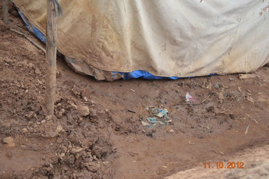 Amazi yinjiye mu mahema.