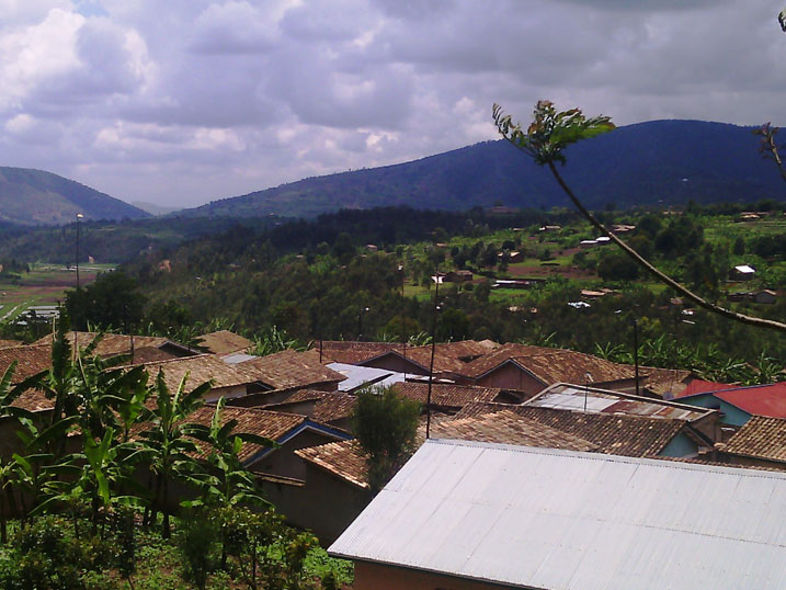 Amazu acucutse kandi ashaje yubatse mu buryo bw