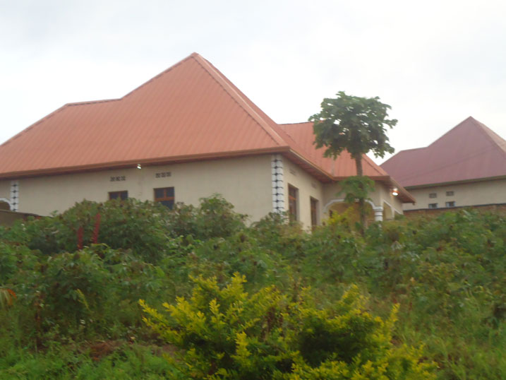 Amazu yo guturamo agezweho nk'aya no mu Ruhango arahari.